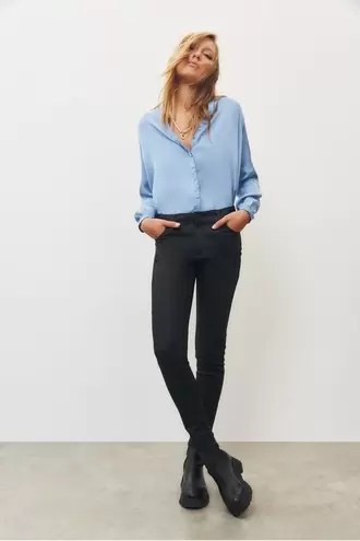 Oferta de Jeans Rapsodia Skinny Satin Black por $1199.6 en Rapsodia