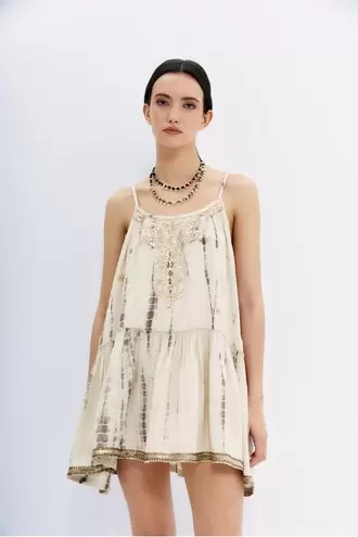 Oferta de Vestido Rapsodia Seryoga Flowers por $3599 en Rapsodia
