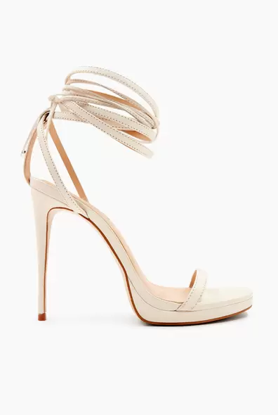 Oferta de Sandalia Off-White Cintas por $1199.5 en Ivonne