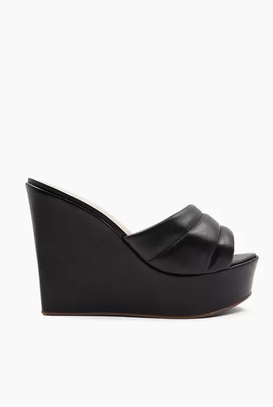 Oferta de Sandalia PU Capitonada por $699.65 en Ivonne