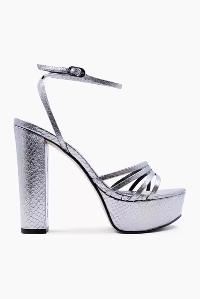 Oferta de Sandalia Metalizada Plomo por $699.65 en Ivonne