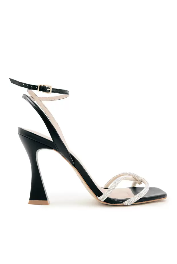 Oferta de Sandalia Ankle Strap por $800 en Ivonne