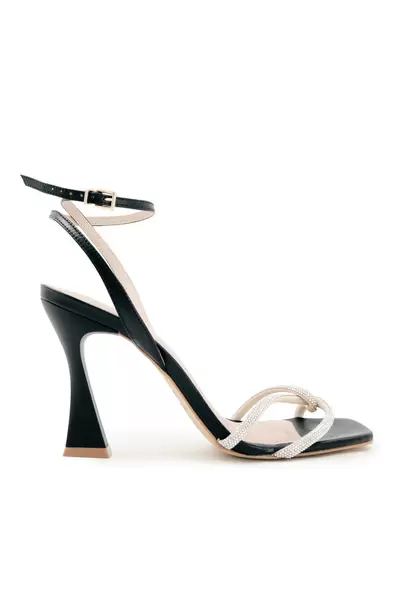 Oferta de Sandalia Ankle Strap por $560 en Ivonne