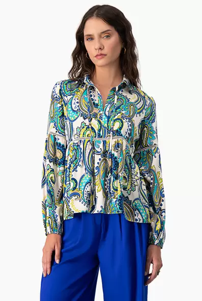 Oferta de Blusa recta estampada de cuello tipo camisero por $559.65 en Ivonne