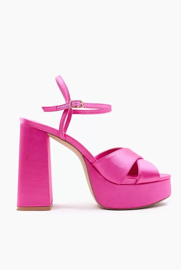 Oferta de Sandalia Tacón Chunky por $749.5 en Ivonne