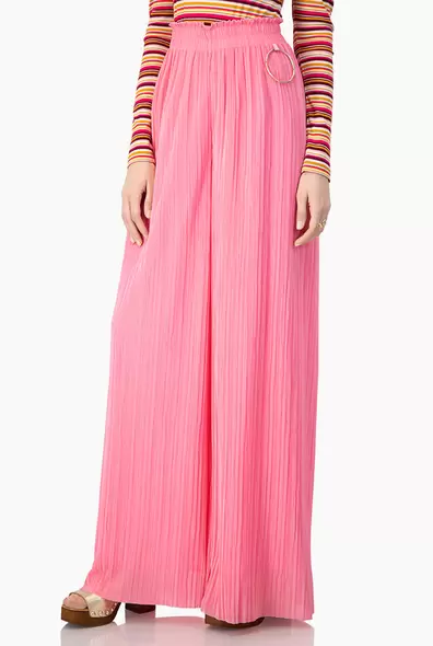 Oferta de Pantalon tipo palazzo en tela plisada por $475.72 en Ivonne