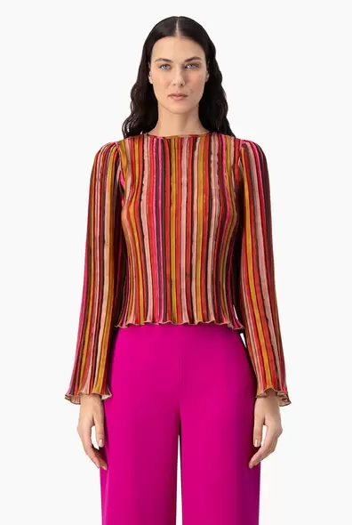 Oferta de Blusa plisada de manga amplia por $391.72 en Ivonne