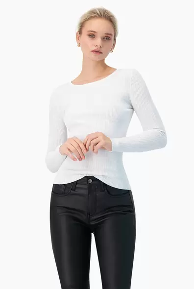 Oferta de Suéter Canalé y Franjas por $335.72 en Ivonne