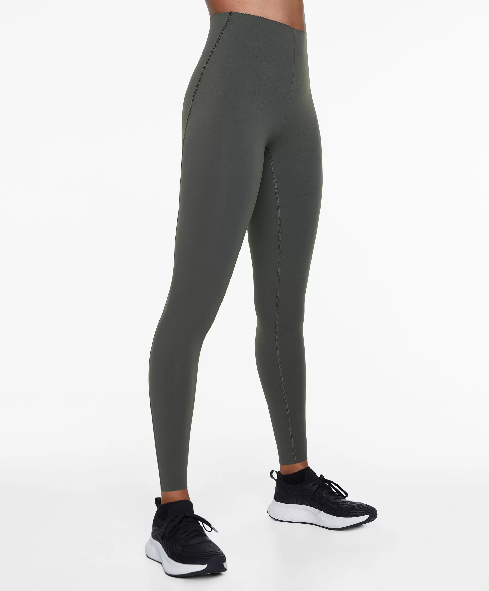 Oferta de Leggings de largo al tobillo compressive core control por $1299 en Oysho