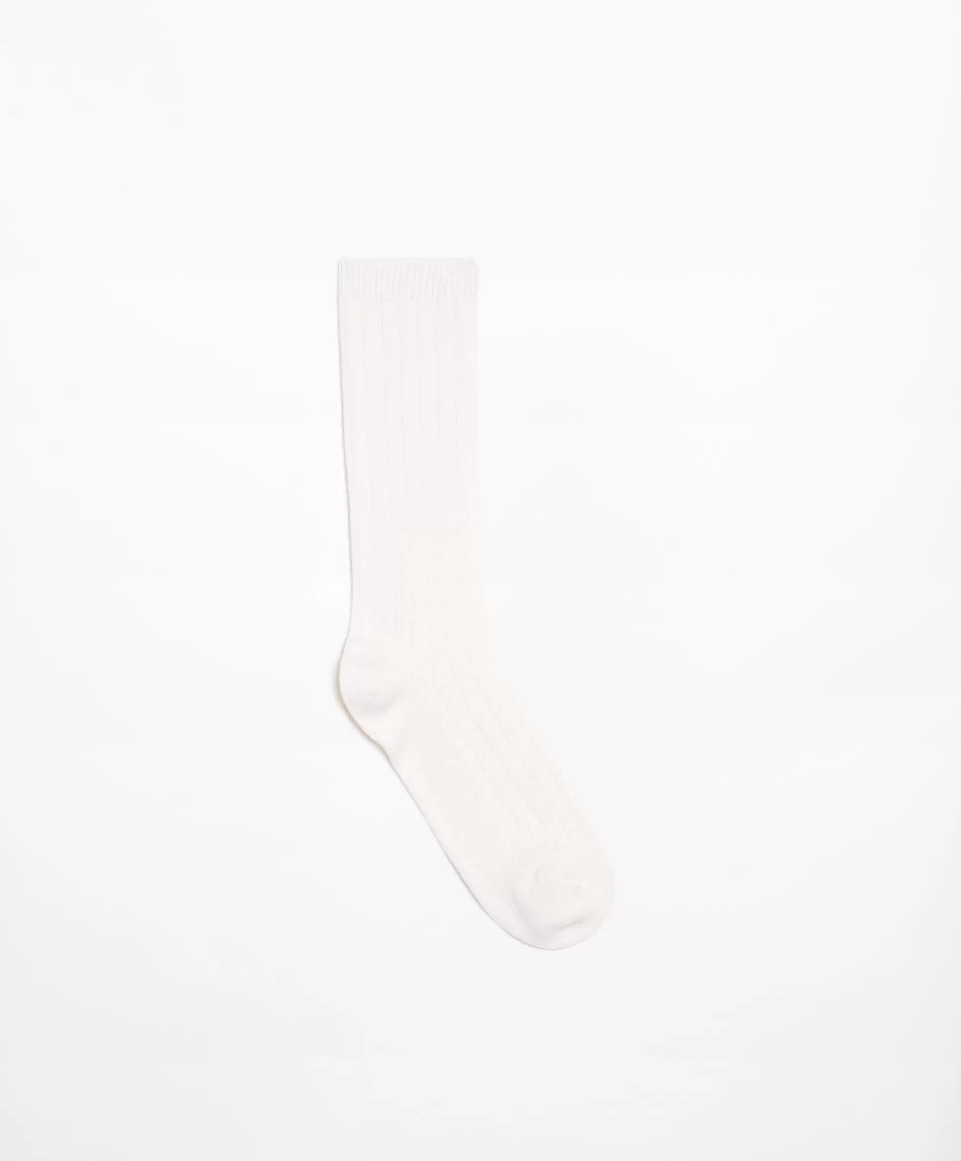 Oferta de Calcetines classic mezcla cashmere por $999 en Oysho