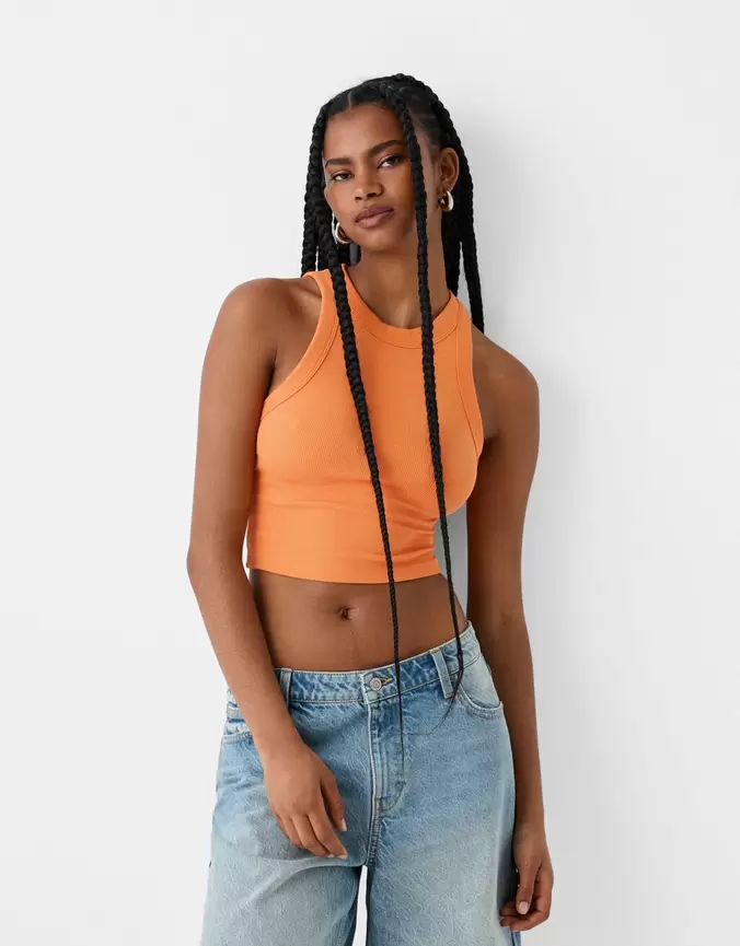 Oferta de Camiseta sin mangas rib por $125 en Bershka