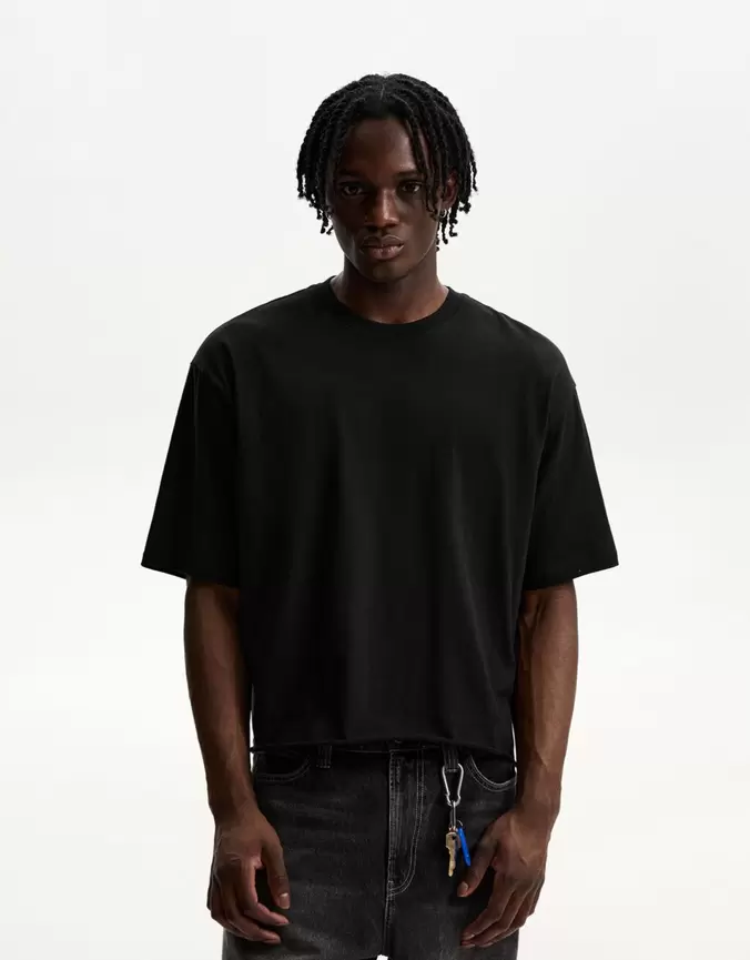 Oferta de Camiseta manga corta cropped por $299 en Bershka