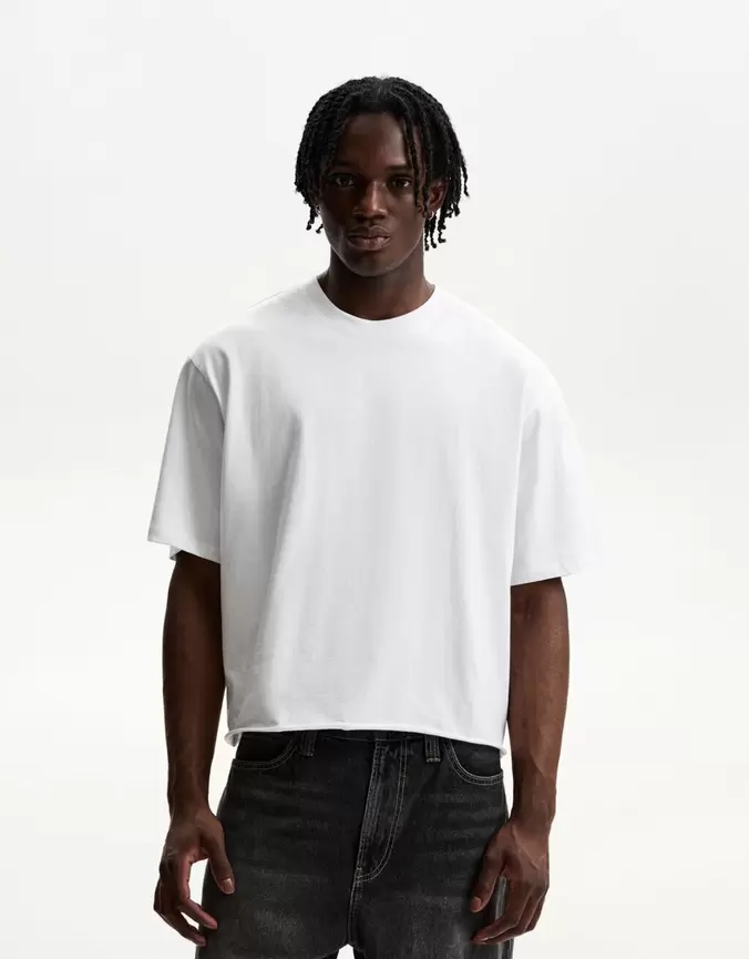 Oferta de Camiseta manga corta cropped por $299 en Bershka
