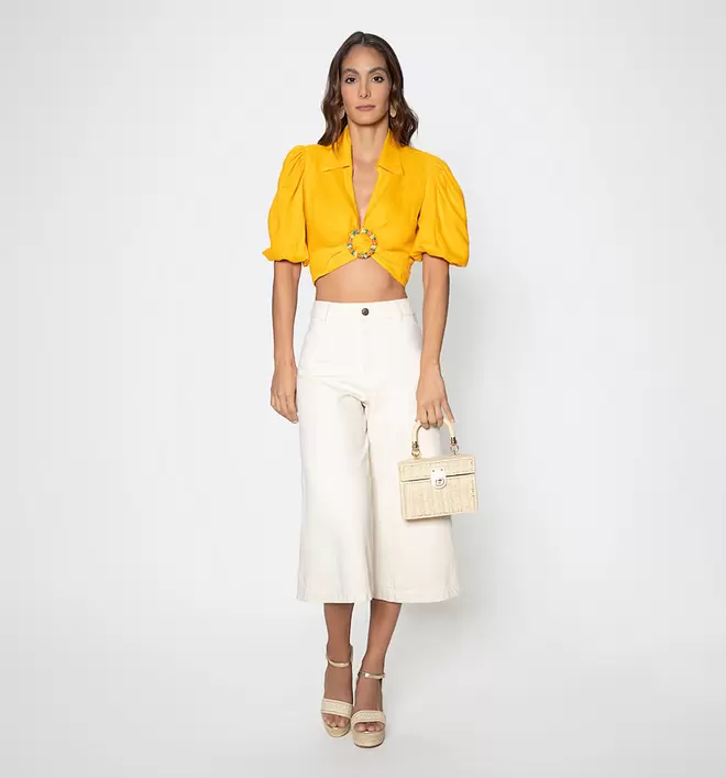 Oferta de Blusa Manga Corta Cruzada Con Hebilla por $1299 en Studio F
