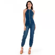 Oferta de HALTER DENIM CARGO JUMPSUIT por $799.9 en Forever 21