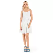 Oferta de VESTIDO CORTO DE TIRANTES CON BORDADO CHIC por $499.9 en Forever 21