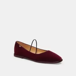 Oferta de Flats Emilia Terciopelo Vino Mujer por $2933 en Coach