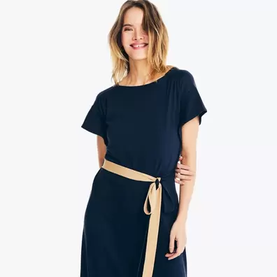 Oferta de Sustainably crafted criss-cross dress por $35.98 en Nautica