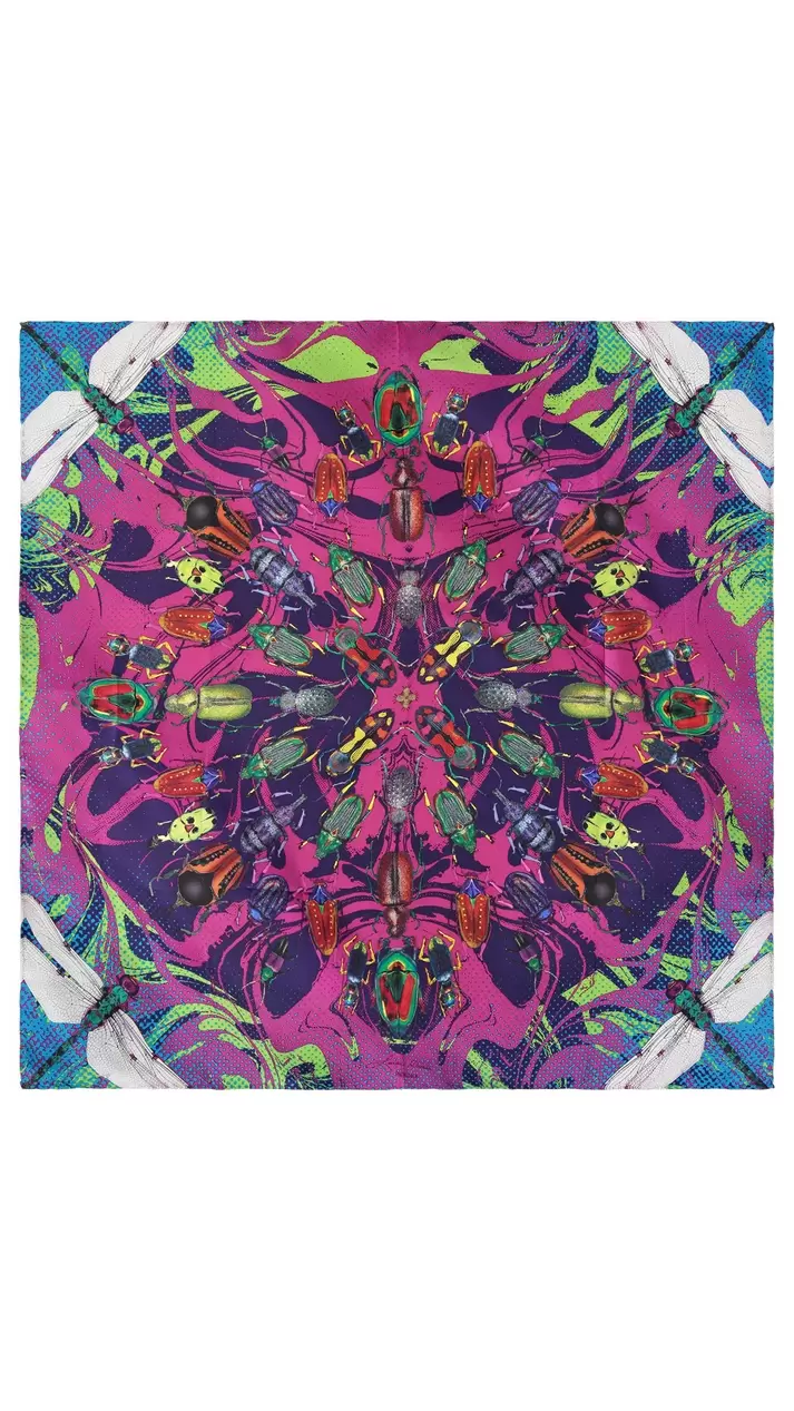 Oferta de Mascada MANDACOLEOPTERSA Fucsia por $2610 en Pineda Covalin