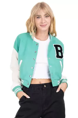 Oferta de Chamarra varsity bicolor por $199 en Shasa