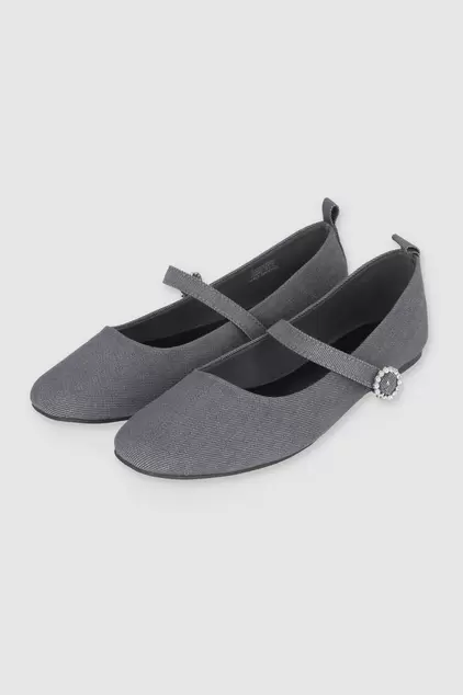 Oferta de Flats punta rebanada denim por $169 en Shasa