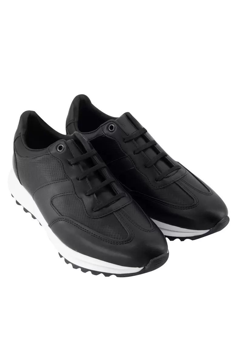 Oferta de Tenis negro mens fashion por $559.3 en Men's Fashion