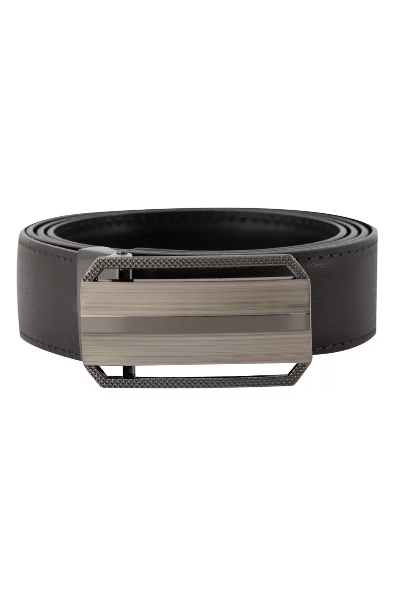 Oferta de Cinturón formal negro mens fashion por $279.3 en Men's Fashion