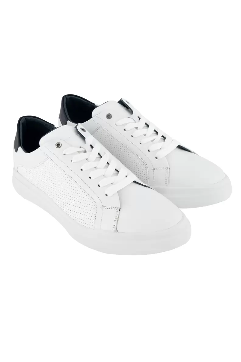 Oferta de Tenis color blanco mens fashion por $699.3 en Men's Fashion